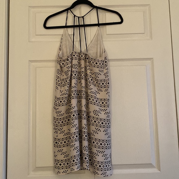 White and Black Pattern Dress - Picture 2 of 3